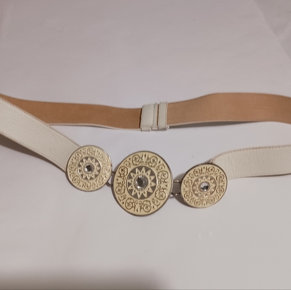 Vintage Chicos Concho Metal Medallion W Crystals Women's Size 8 M/L Leather Belt - Picture 1 of 11